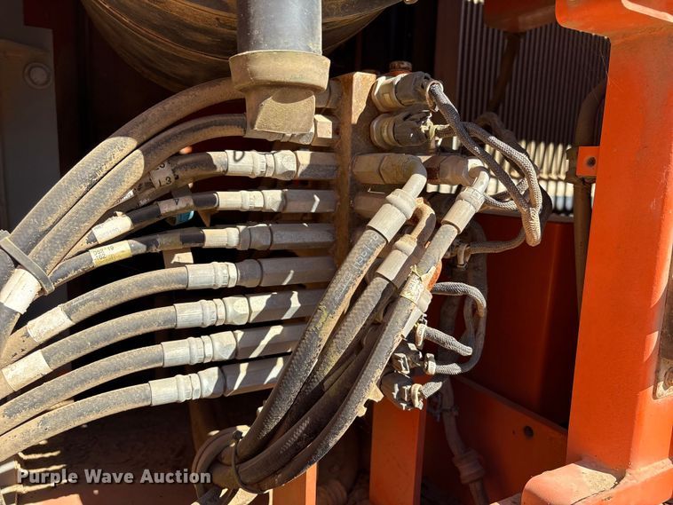 image for item EA7193 2012 Doosan DX350LC-3 excavator