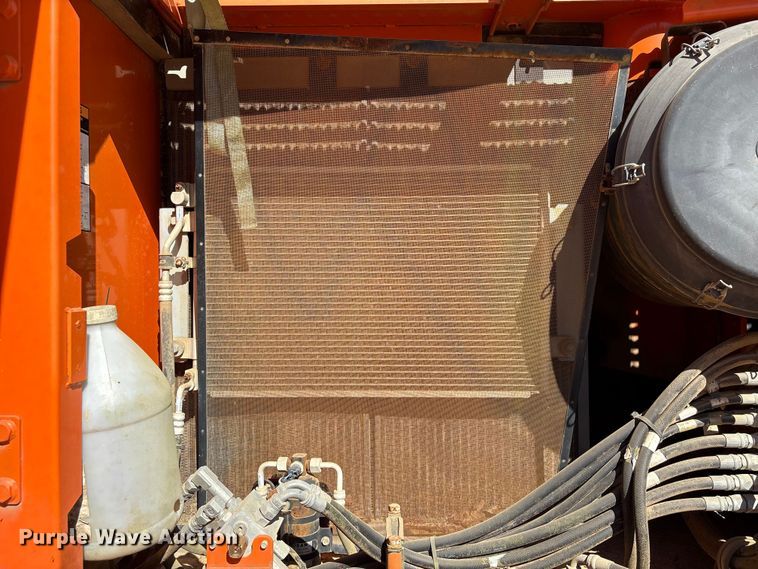 image for item EA7193 2012 Doosan DX350LC-3 excavator