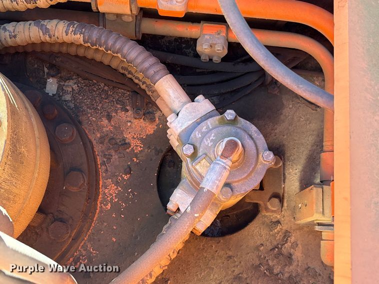 image for item EA7193 2012 Doosan DX350LC-3 excavator