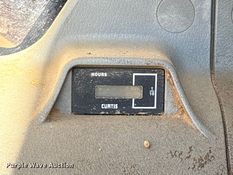 image for item EA7193 2012 Doosan DX350LC-3 excavator