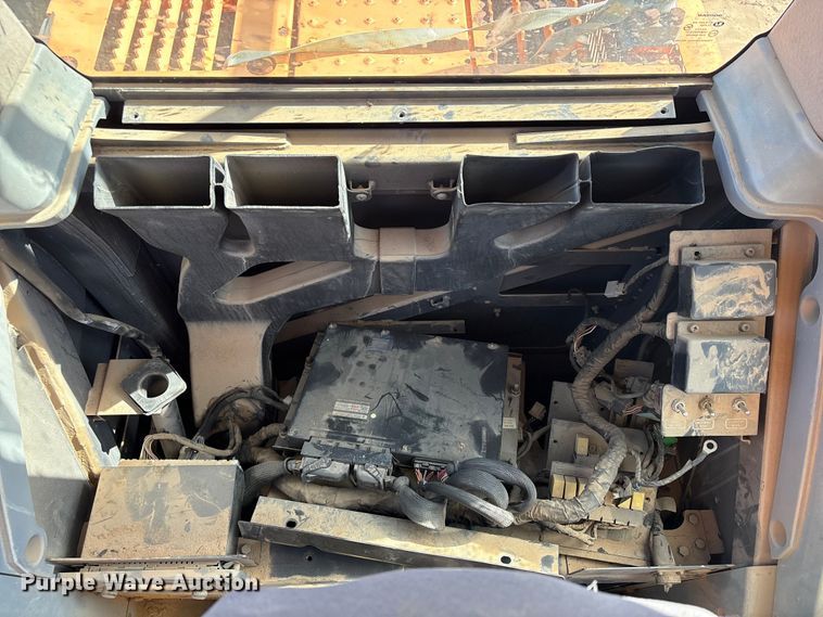 image for item EA7193 2012 Doosan DX350LC-3 excavator