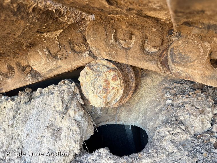 image for item EA7193 2012 Doosan DX350LC-3 excavator