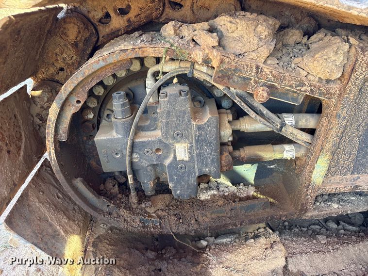 image for item EA7193 2012 Doosan DX350LC-3 excavator