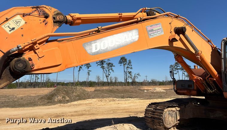 image for item EA7194 2012 Doosan DX350LC-3 excavator
