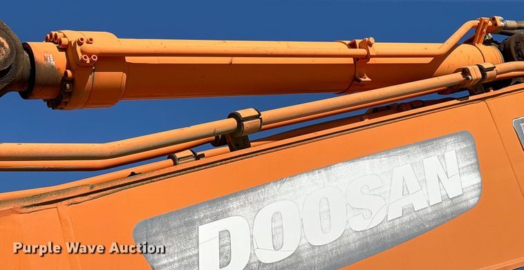 image for item EA7194 2012 Doosan DX350LC-3 excavator