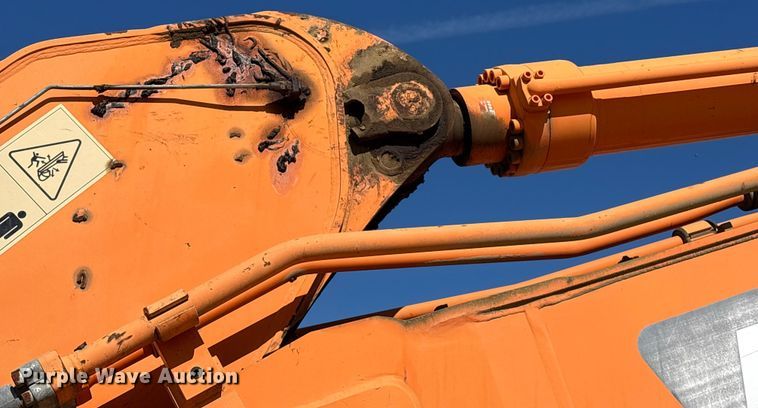 image for item EA7194 2012 Doosan DX350LC-3 excavator