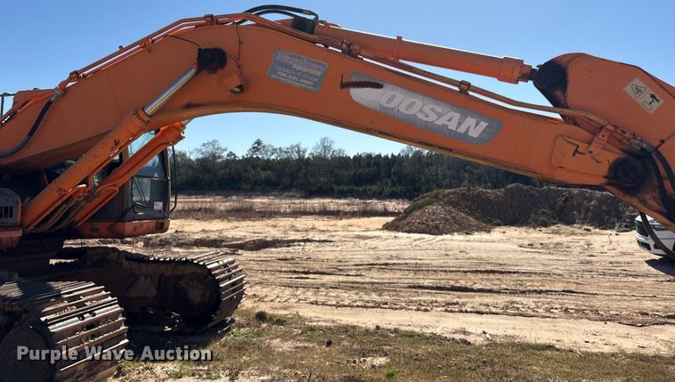 image for item EA7194 2012 Doosan DX350LC-3 excavator
