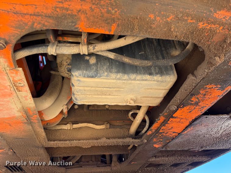 image for item EA7194 2012 Doosan DX350LC-3 excavator