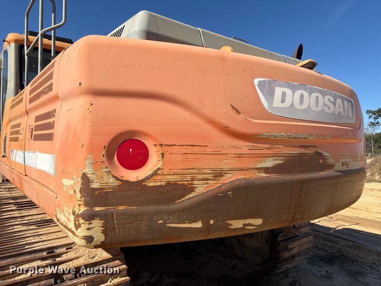 image for item EA7194 2012 Doosan DX350LC-3 excavator