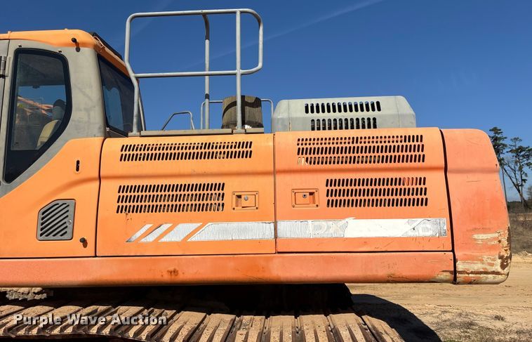 image for item EA7194 2012 Doosan DX350LC-3 excavator