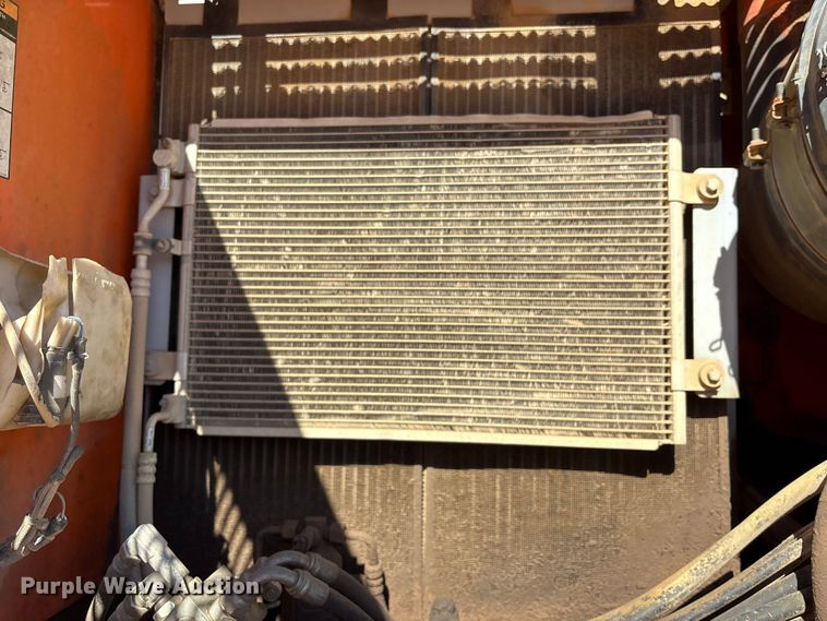 image for item EA7194 2012 Doosan DX350LC-3 excavator