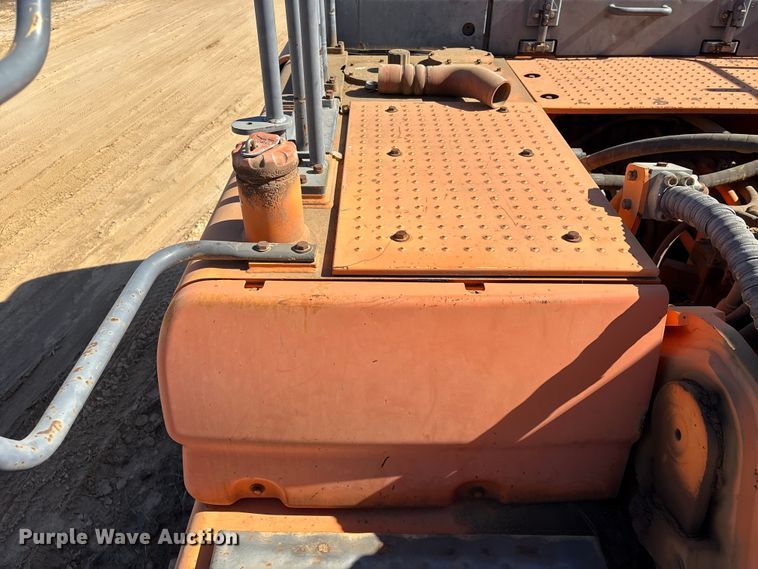 image for item EA7194 2012 Doosan DX350LC-3 excavator