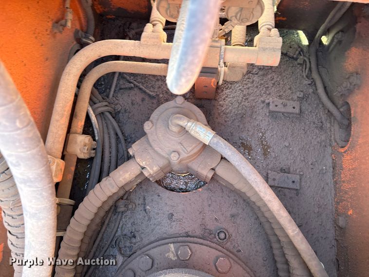 image for item EA7194 2012 Doosan DX350LC-3 excavator