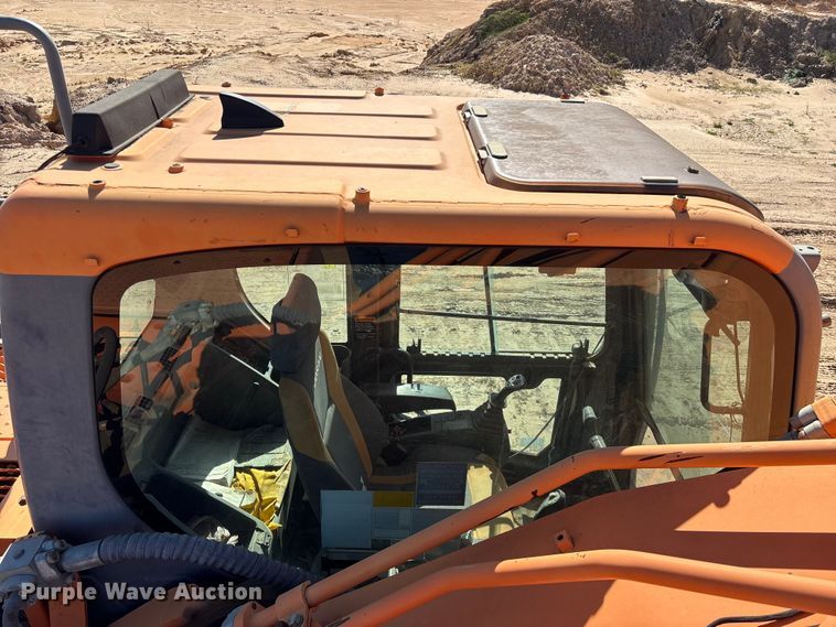 image for item EA7194 2012 Doosan DX350LC-3 excavator