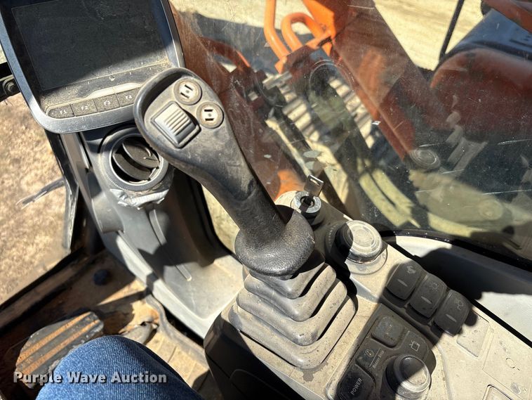 image for item EA7194 2012 Doosan DX350LC-3 excavator