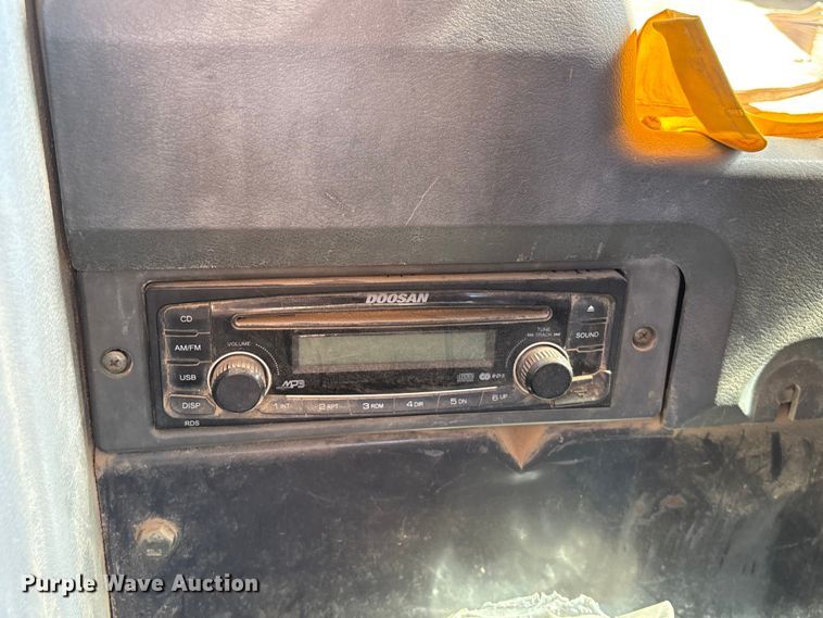 image for item EA7194 2012 Doosan DX350LC-3 excavator