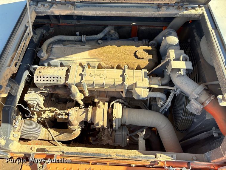 image for item EA7194 2012 Doosan DX350LC-3 excavator