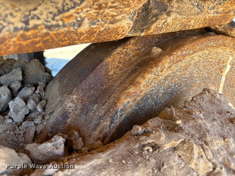 image for item EA7194 2012 Doosan DX350LC-3 excavator