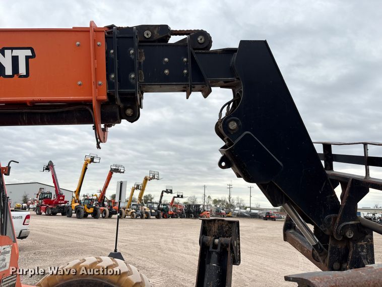 image for item EA7195 2017 JLG 10054 telehandler