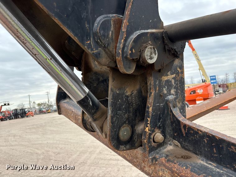 image for item EA7195 2017 JLG 10054 telehandler