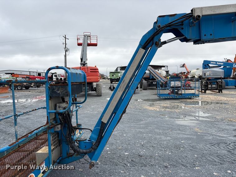 image for item EA7212 2015 Genie Z-80/60 boom lift