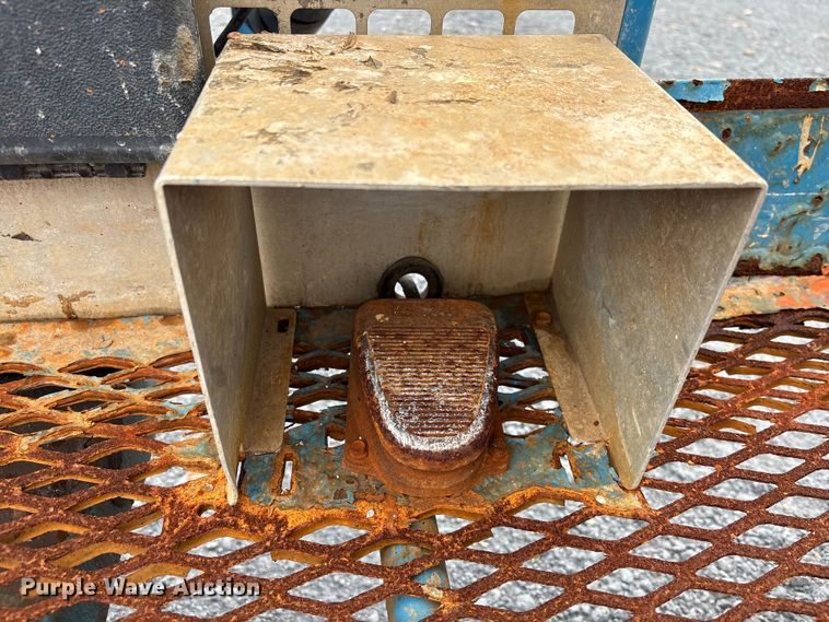 image for item EA7212 2015 Genie Z-80/60 boom lift