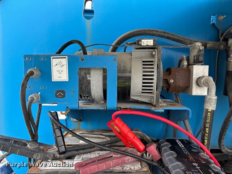 image for item EA7212 2015 Genie Z-80/60 boom lift