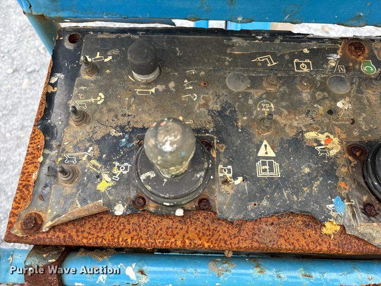 image for item EA7212 2015 Genie Z-80/60 boom lift