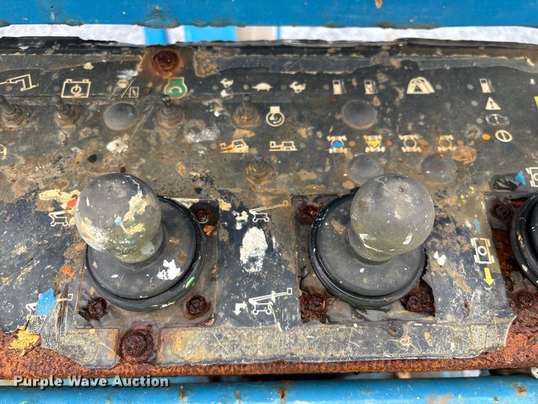 image for item EA7212 2015 Genie Z-80/60 boom lift