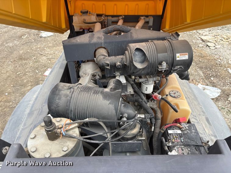 image for item EA7919 2018 Atlas XAS185KD7t4UR-7CW air compressor