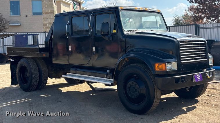 image for item EA7920 1991 International 3800 Crew Cab flatbed truck