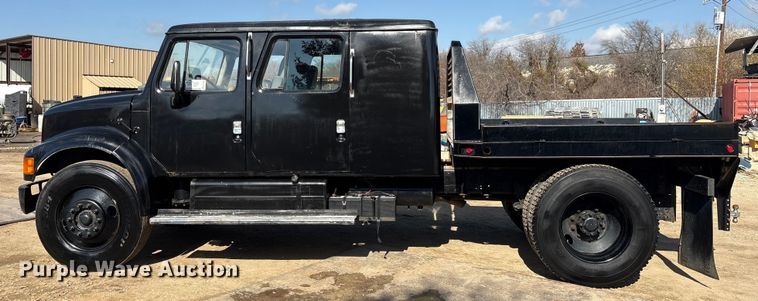 image for item EA7920 1991 International 3800 Crew Cab flatbed truck