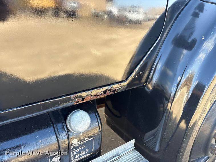 image for item EA7920 1991 International 3800 Crew Cab flatbed truck