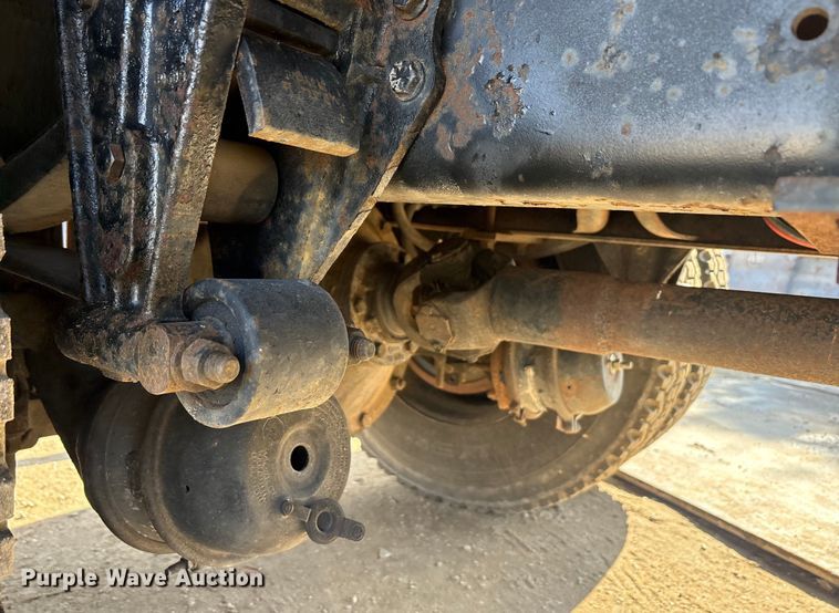 image for item EA7920 1991 International 3800 Crew Cab flatbed truck