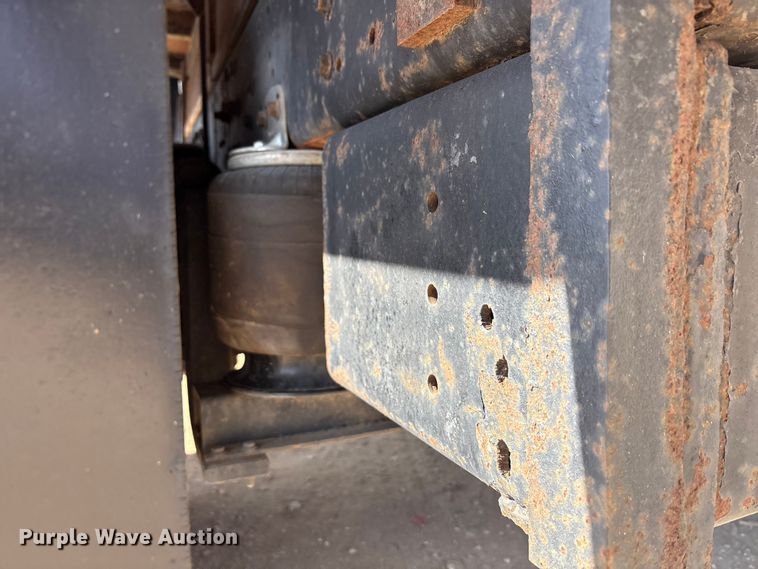 image for item EA7920 1991 International 3800 Crew Cab flatbed truck