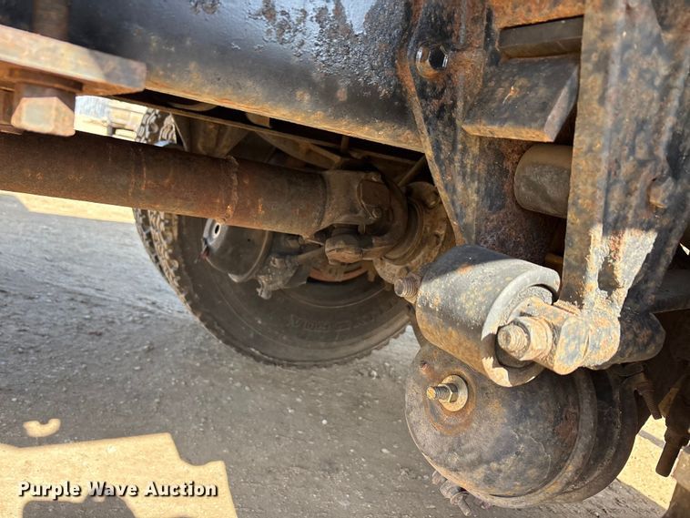 image for item EA7920 1991 International 3800 Crew Cab flatbed truck