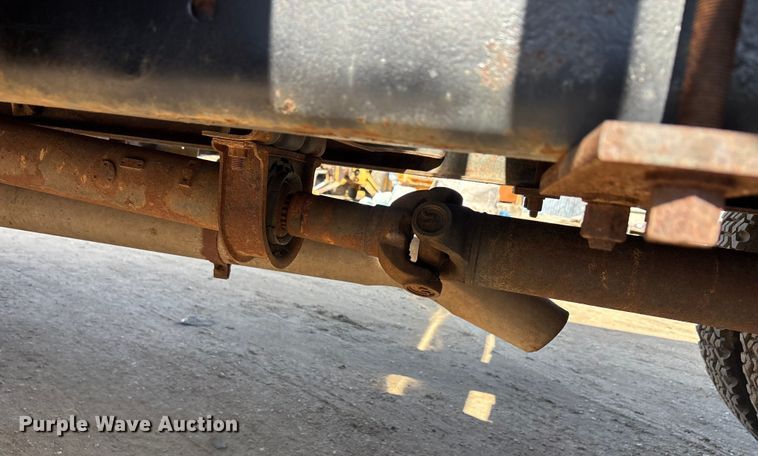 image for item EA7920 1991 International 3800 Crew Cab flatbed truck