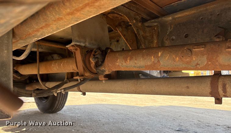 image for item EA7920 1991 International 3800 Crew Cab flatbed truck