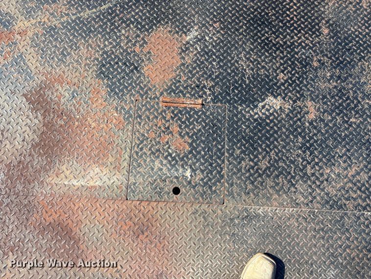 image for item EA7920 1991 International 3800 Crew Cab flatbed truck