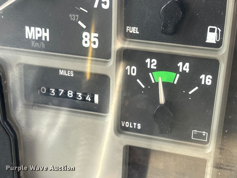 image for item EA7920 1991 International 3800 Crew Cab flatbed truck