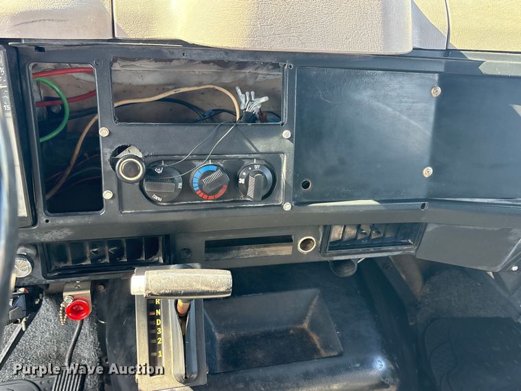 image for item EA7920 1991 International 3800 Crew Cab flatbed truck