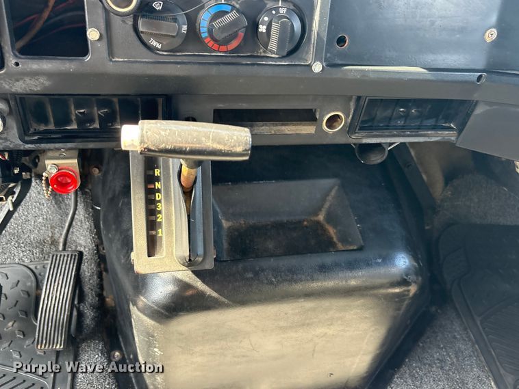 image for item EA7920 1991 International 3800 Crew Cab flatbed truck