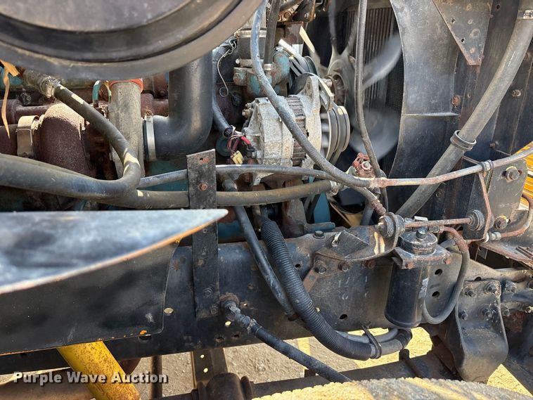 image for item EA7920 1991 International 3800 Crew Cab flatbed truck