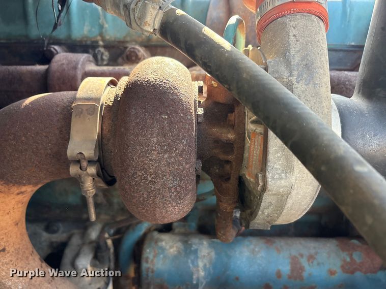 image for item EA7920 1991 International 3800 Crew Cab flatbed truck