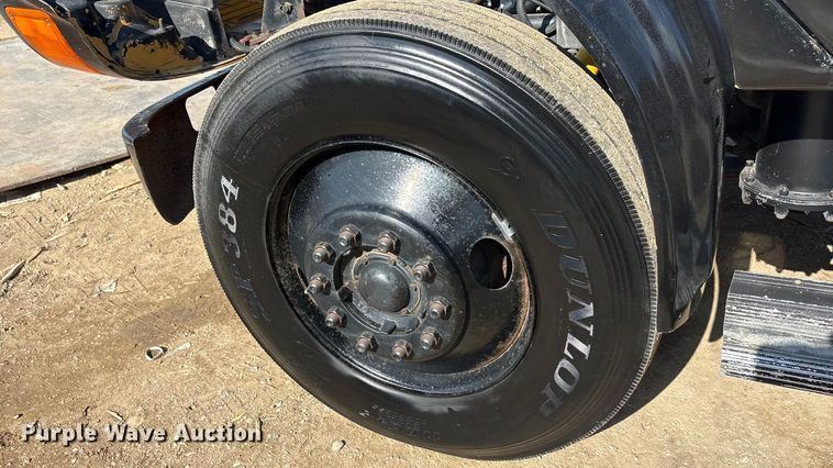 image for item EA7920 1991 International 3800 Crew Cab flatbed truck