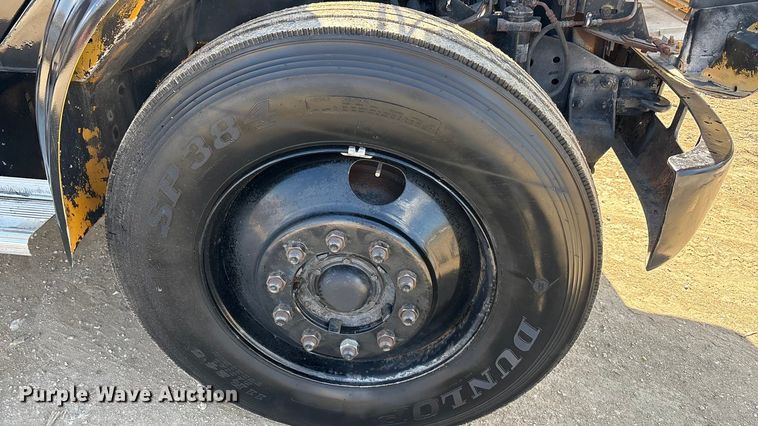 image for item EA7920 1991 International 3800 Crew Cab flatbed truck