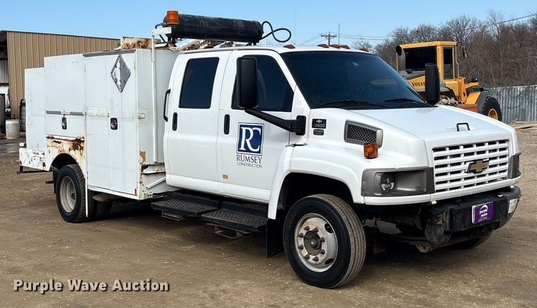 image for item EA7921 2009 Chevrolet C5500 Crew Cab utility / service truck