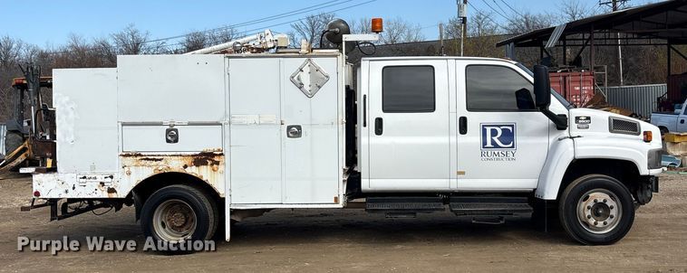image for item EA7921 2009 Chevrolet C5500 Crew Cab utility / service truck