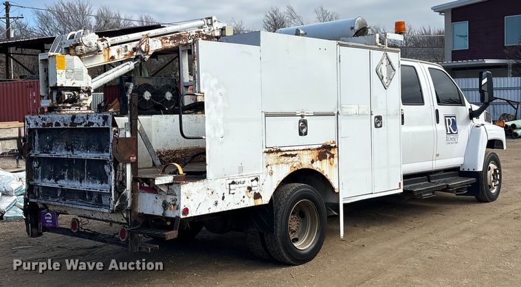 image for item EA7921 2009 Chevrolet C5500 Crew Cab utility / service truck