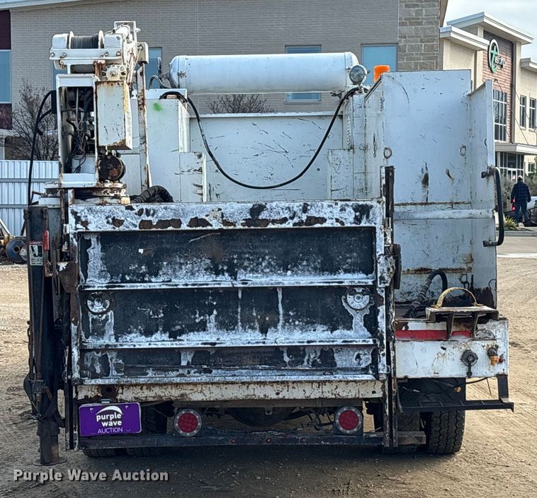 image for item EA7921 2009 Chevrolet C5500 Crew Cab utility / service truck